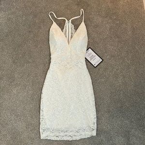 Macys formal dress in White (Size XS)